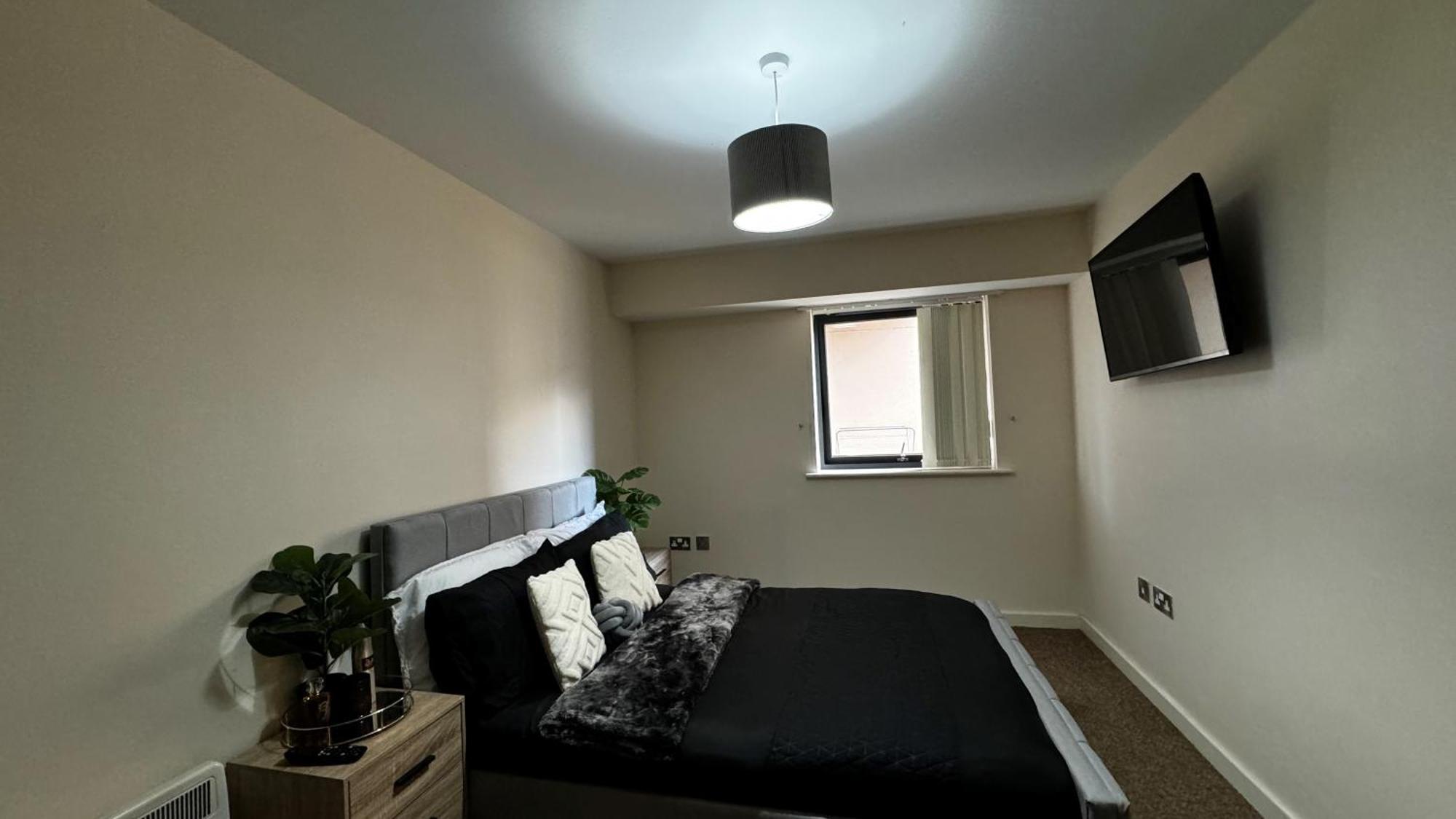 Modern Spacious Apartment In Digbeth With Balcony - Netflix, Youtube, Amazon Tv, Superfast Wifi - Just 10 Mins To Birmingham Centre, Bullring, Train, Coach Station And Birmingham Fc Exterior foto
